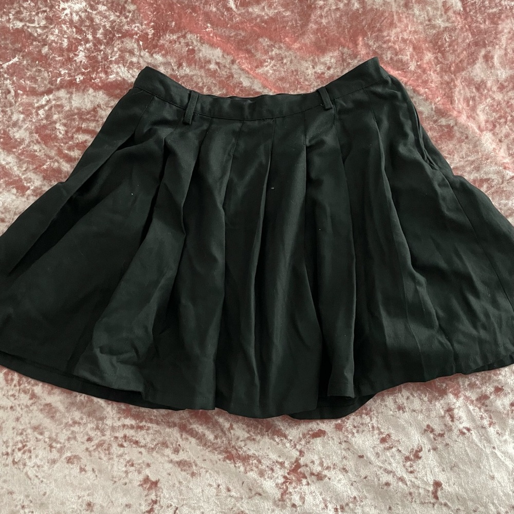 Hot Topic Black Pleated Skirt